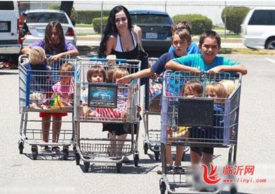 八胞胎妈妈产后身材火辣