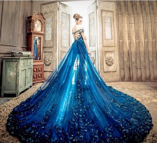 No.9 Wedding 宝蓝色露肩婚纱